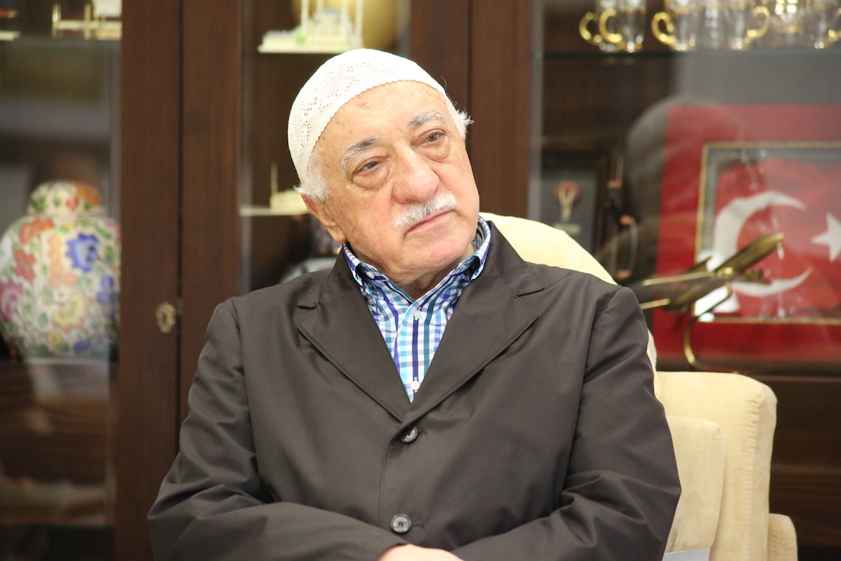 Muhterem Fethullah Gülen Hocaefendi 
 Röportaj ensasında